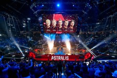 梦幻操作集锦：Spinx跳台三颗闪白四名敌人，入选年度TOP1